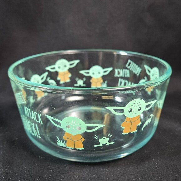 Pyrex Glass Snack Attack Bowl Star Wars Mandalorian Baby YODA 4-Cup NO LID - Picture 4 of 10